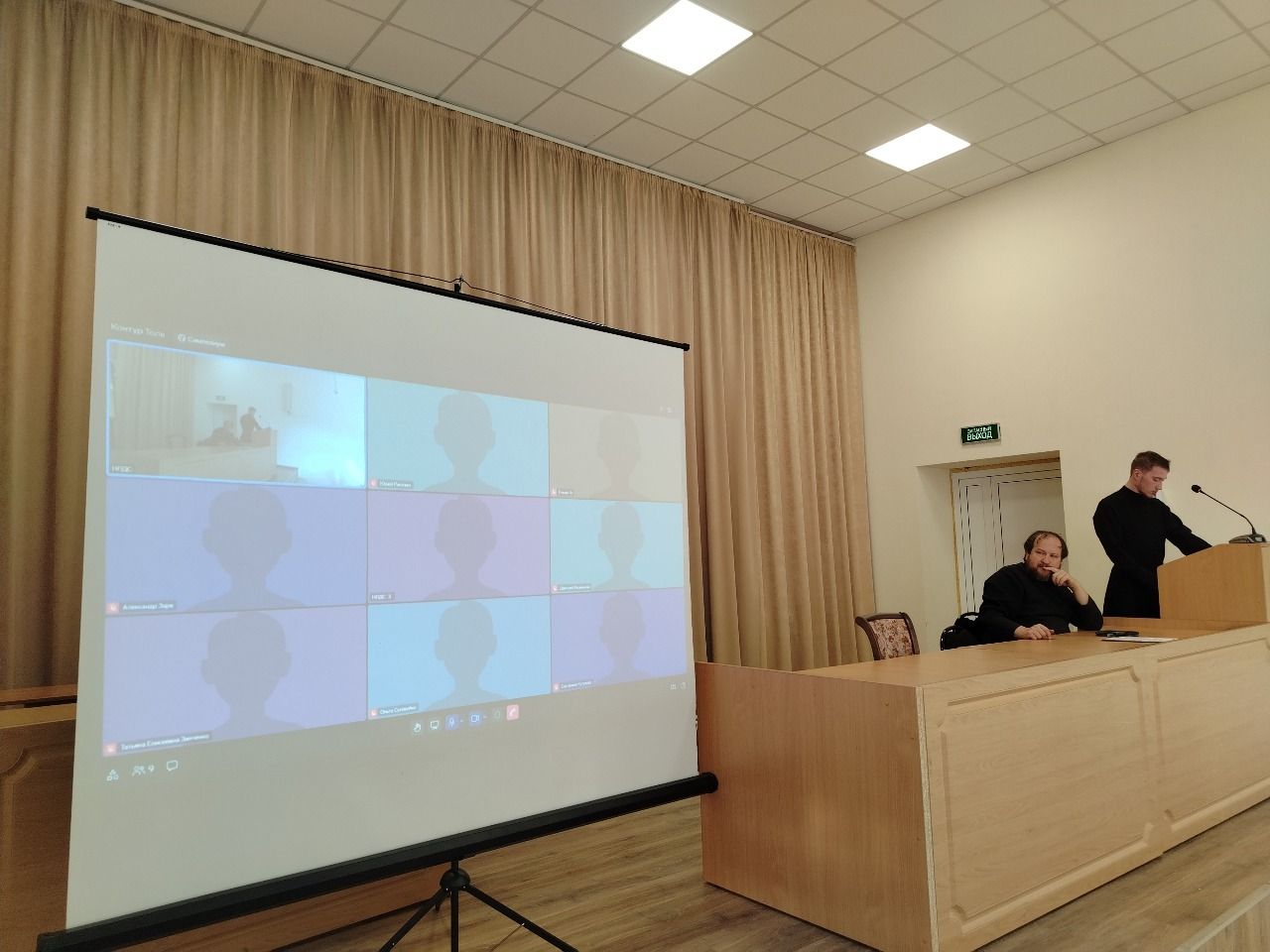 В Новосибирской семинарии прошел студенческий богословский симпозиум