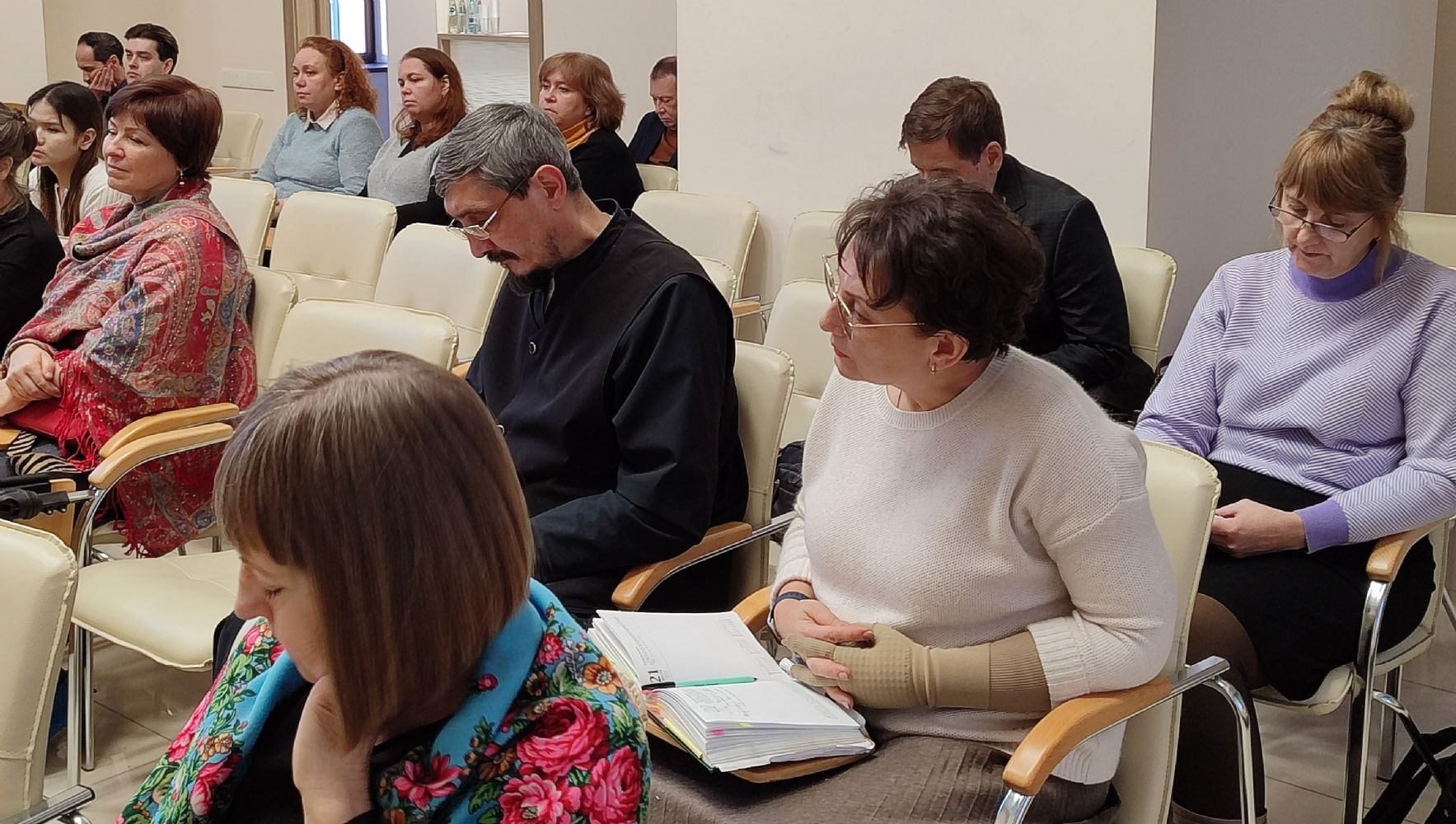 Приходской специалист приняла участие в Круглом столе "Духовное образование и культурные инициативы"