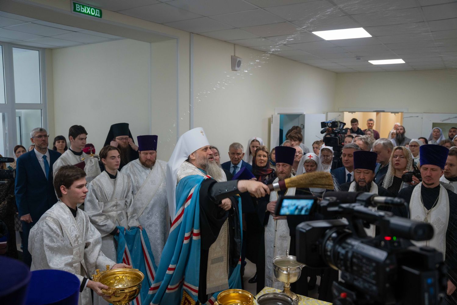 Митрополит Никодим совершил чин освящения Дома милосердия Новосибирской епархии