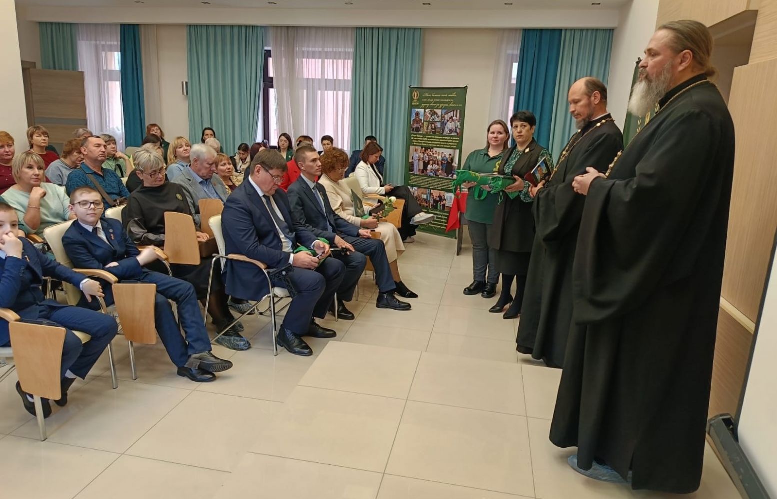 В Епархиальном доме отметили третью годовщину создания Комитета семей воинов Отечества Новосибирской области