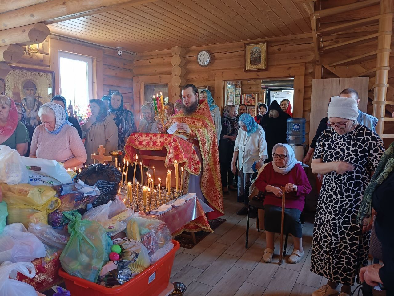 Пасхальная радость и память усопших