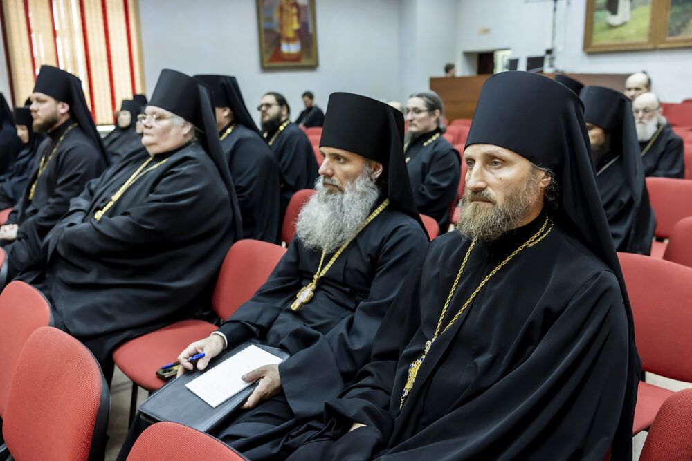 Представители Новосибирской епархии приняли участие во всесибирском круглом столе «Суть монашеского подвига в современном мире»