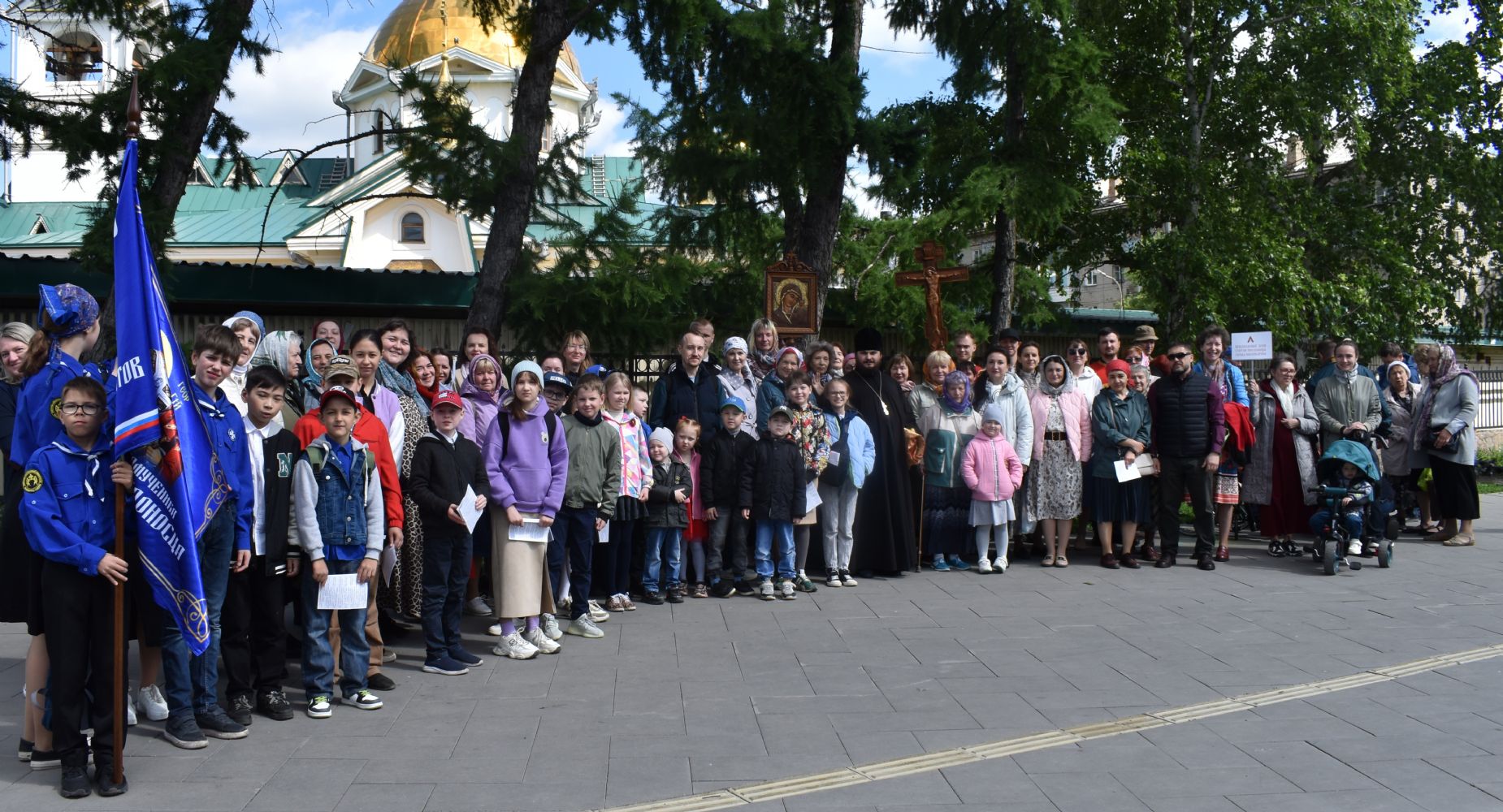 Прихожане Георгиевского храма приняли участие в Общегородском Крестном ходе