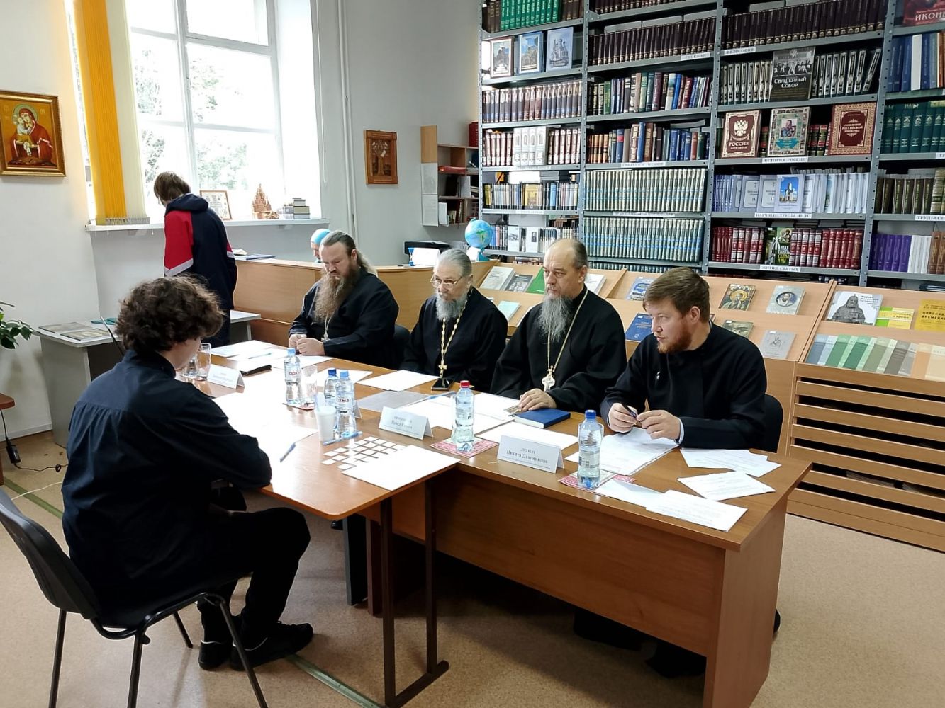В Новосибирской православной духовной семинарии проходят вступительные испытания