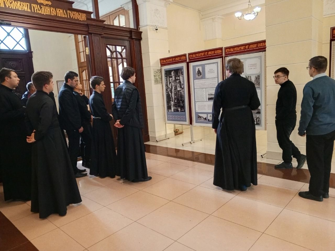 В семинарии прошла лекция, посвященная 100-летию со дня исповеднической кончины святителя Тихона
