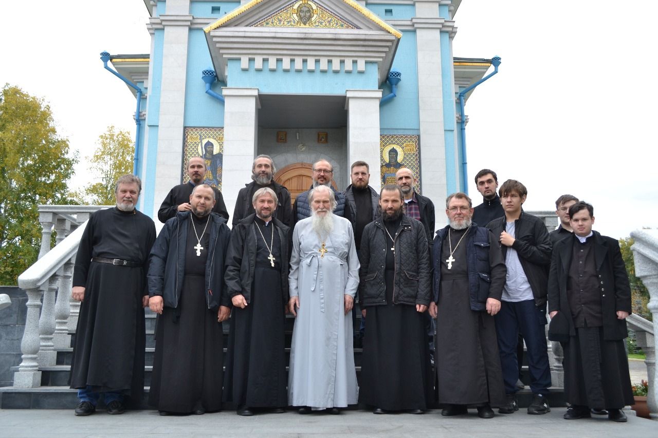 Студенты Новосибирской православной духовной семинарии совершили паломническую поездку по храмам епархии