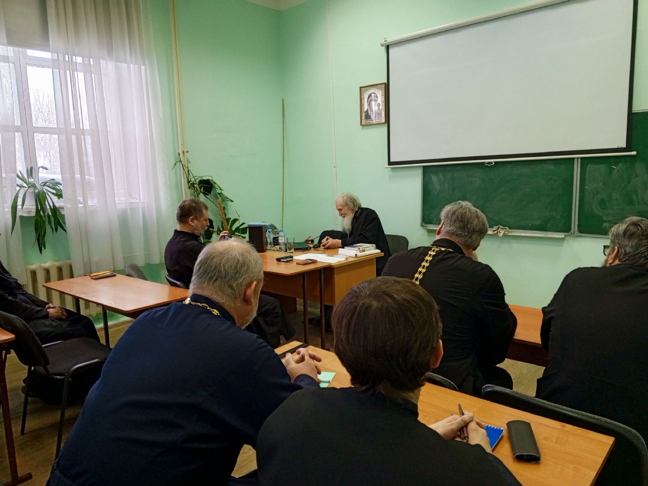 В Новосибирской семинарии начались занятия для второй группы на курсах повышения квалификации