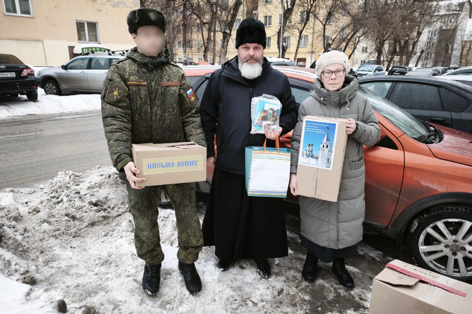 Приходы Новосибирской епархии отправили письма участникам специальной военной операции