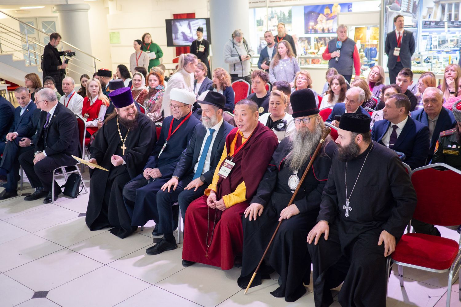 III Межконфессиональная выставка открылась в Новосибирске