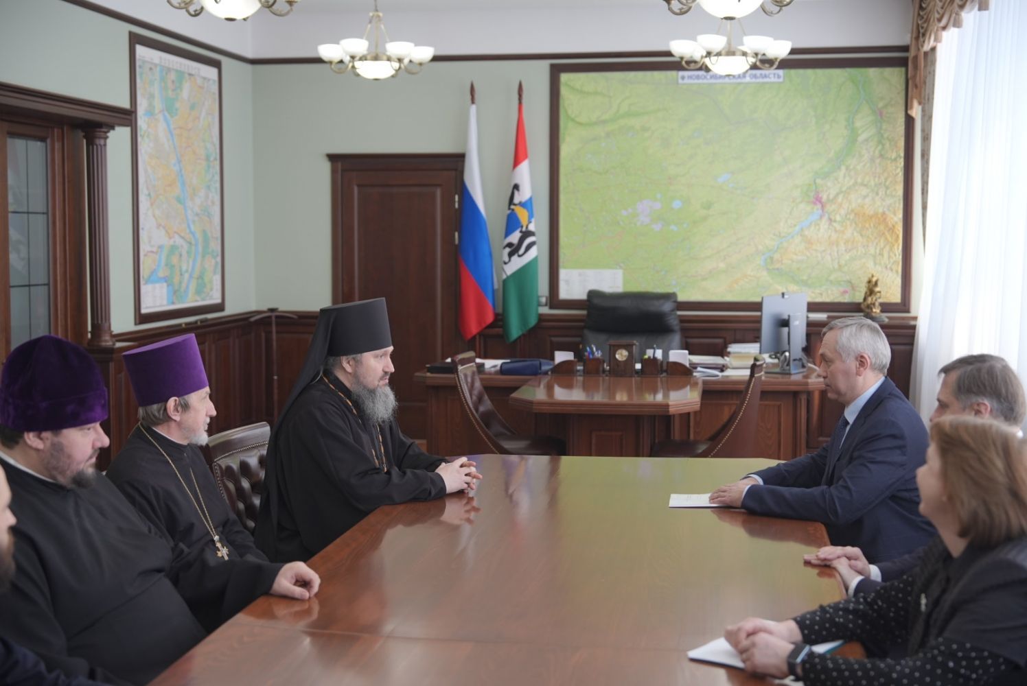 Состоялась рабочая встреча епископа Варфоломея и губернатора Новосибирской области А.А. Травникова
