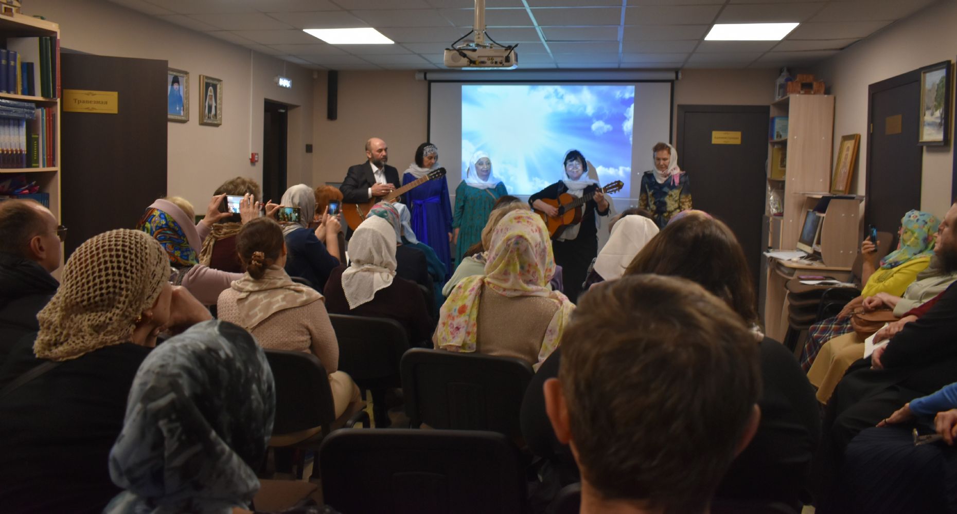 Душеполезные песнопения Великого поста прозвучали на Приходе