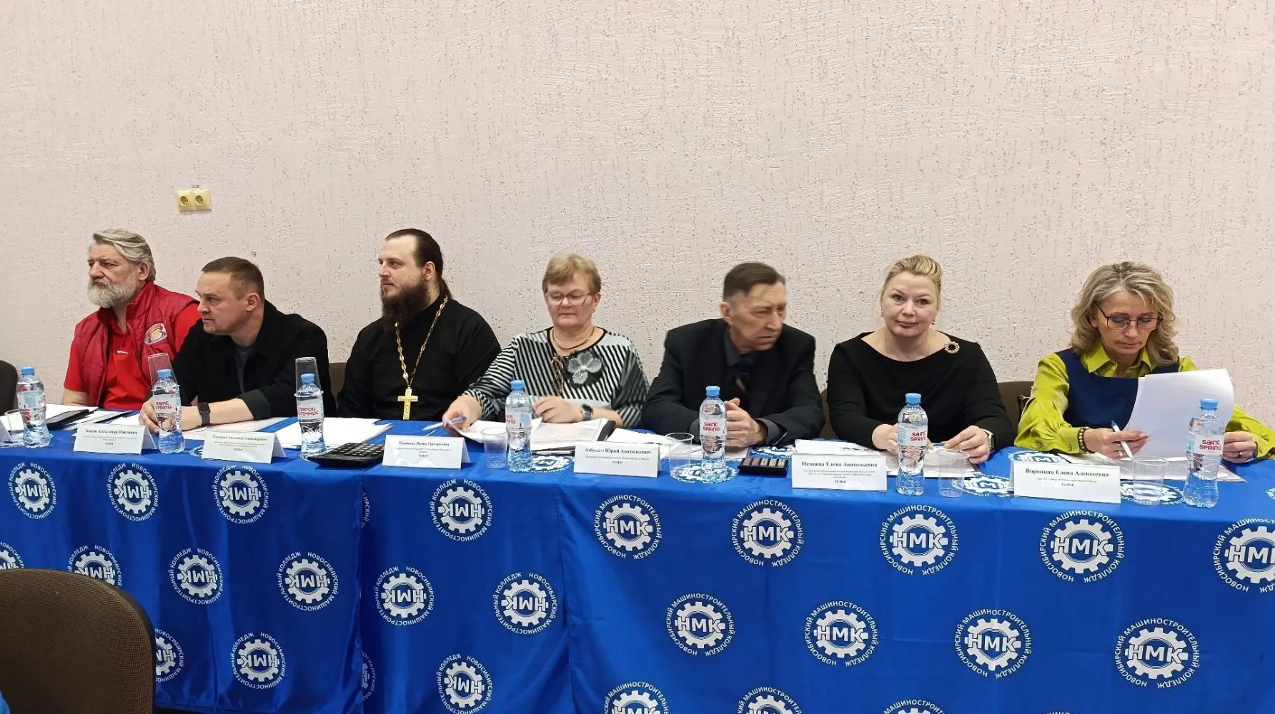 Настоятель храма принял участие в проведении конкурса народных игр среди студентов колледжей области