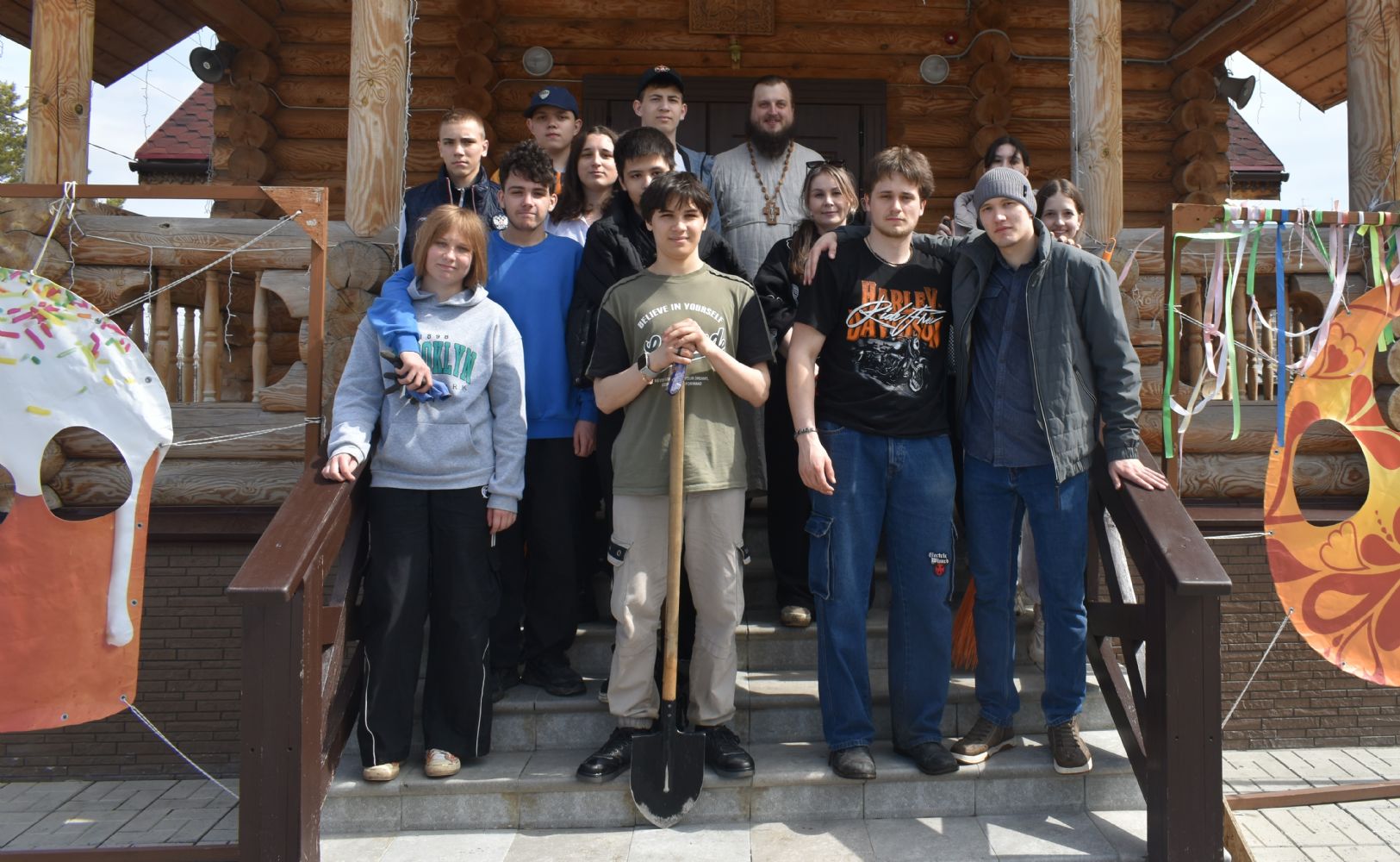 Добровольческий субботник на храмовой территории