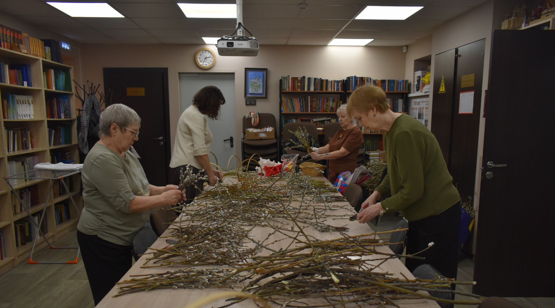 Прихожане приготовили и украсили вербы