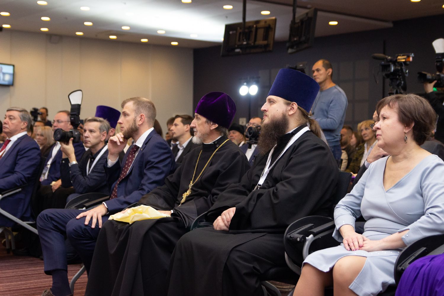 Иерей Александр Сахненко принял участие во Всероссийском форуме ВРНС в Новосибирске