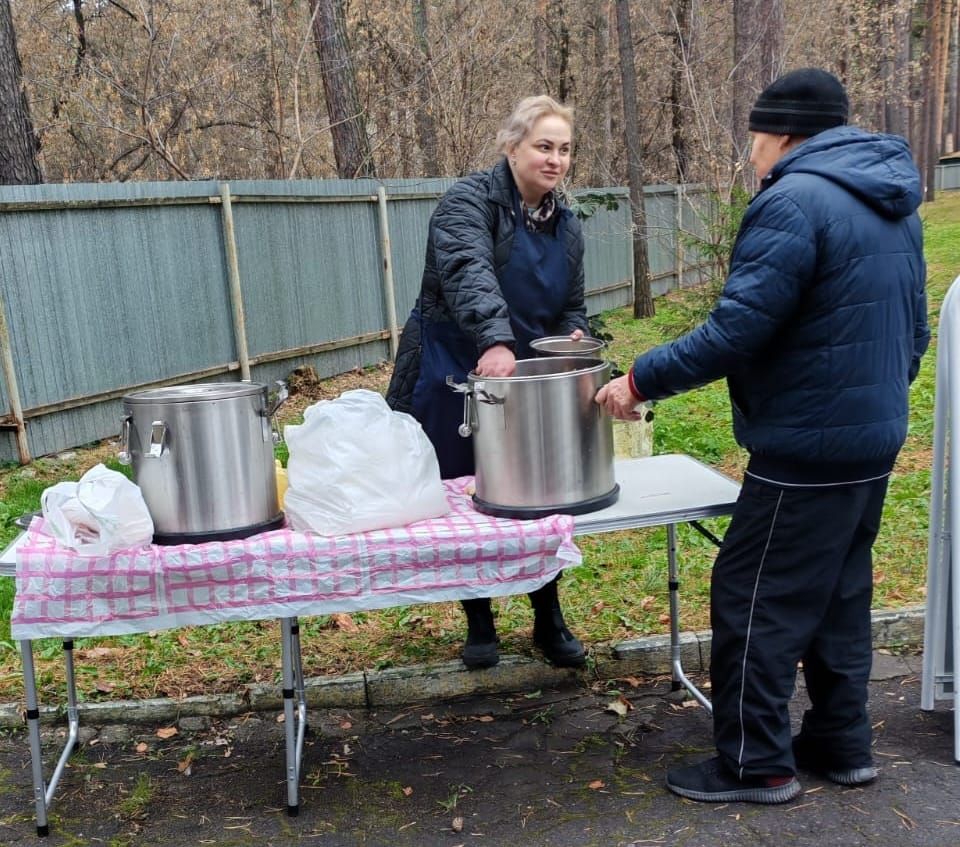 В Новосибирской епархии продолжается реализация благотворительного проекта "Накорми голодного"